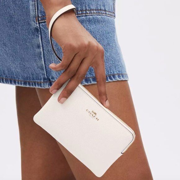 NEW COACH Crossgrain Leather Small Corner Zip Wristlet CV396 F58032 Chalk White - Picture 1 of 9